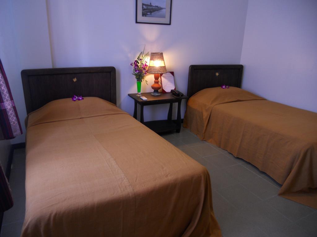 A Little Bit Of Tavern Bed & Breakfast 2*
