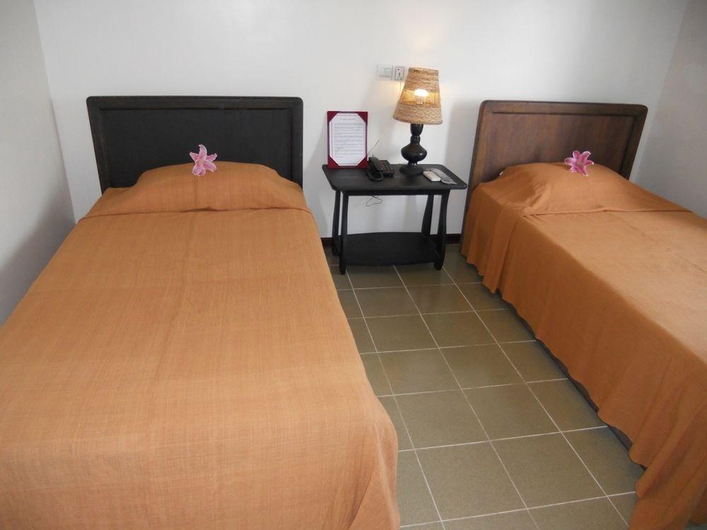 Bed & Breakfast A Little Bit Of Tavern 2*