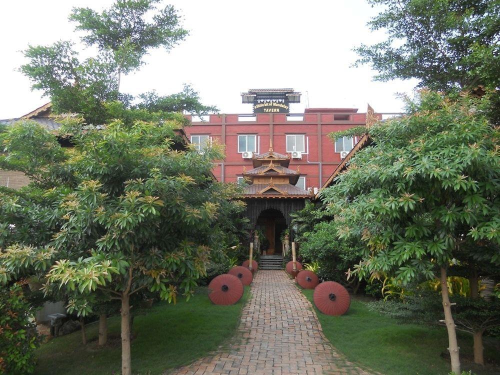 Bed & Breakfast A Little Bit Of Tavern Mandalay