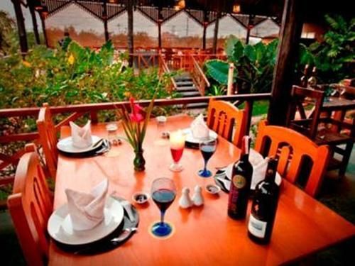 A Little Bit Of Tavern Bed & Breakfast 2*